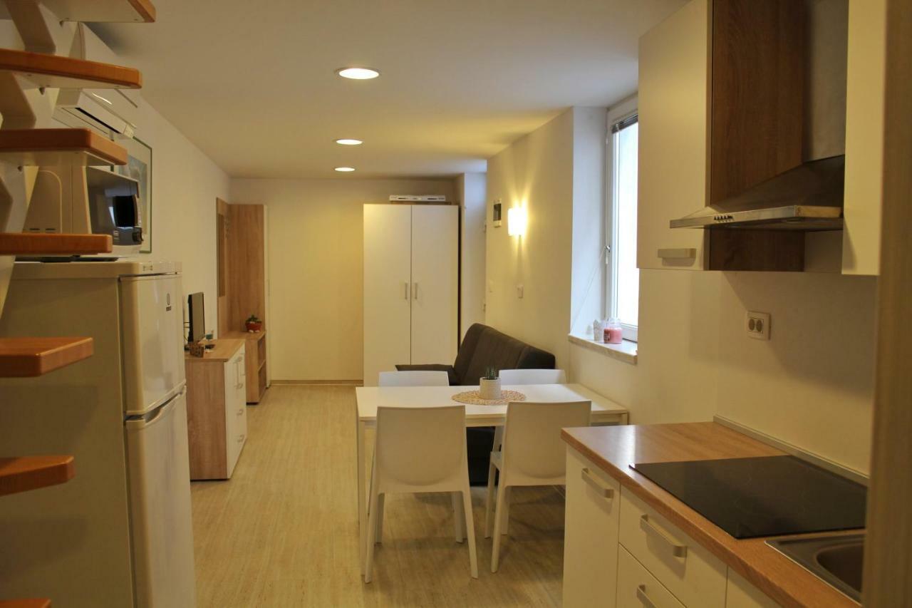 Istrian Sunrise Villa โคเปร์ ภายนอก รูปภาพ