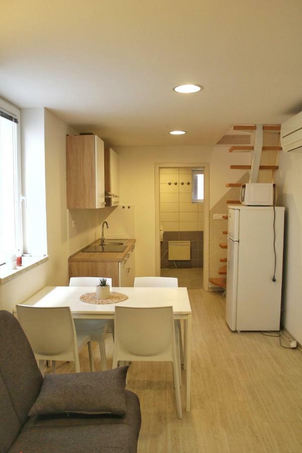 Istrian Sunrise Villa โคเปร์ ภายนอก รูปภาพ